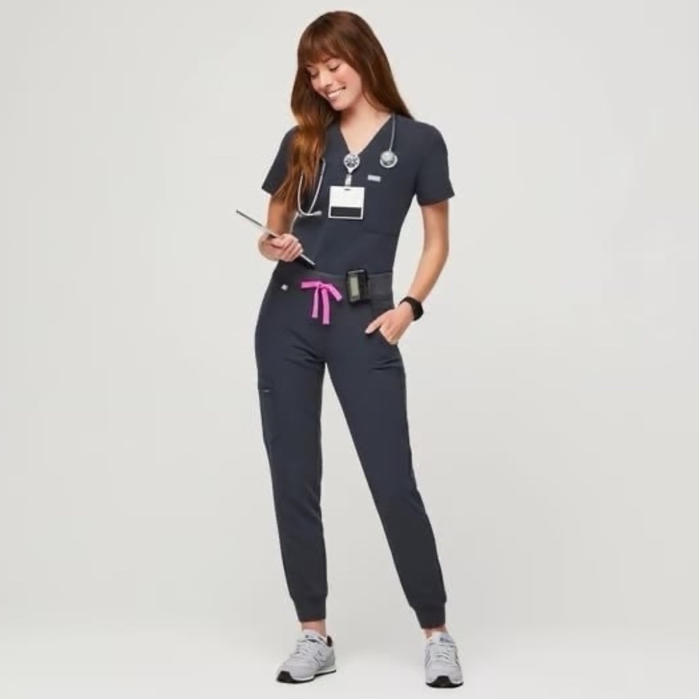 FIGS Slim Catarina Top